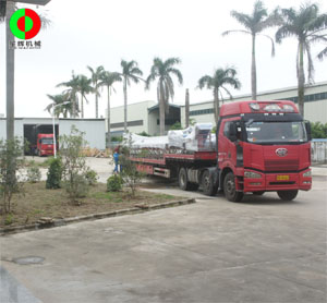 蘇州顧小姐訂購(gòu)的大批蔬果處理生產(chǎn)線順利裝車出貨