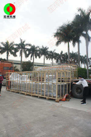 廣西客戶(hù)芒果清洗生產(chǎn)線順利裝車(chē)出貨!