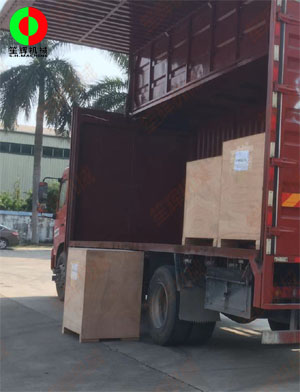 越南客戶訂購的水產加工設備裝車發(fā)貨，按期交付！