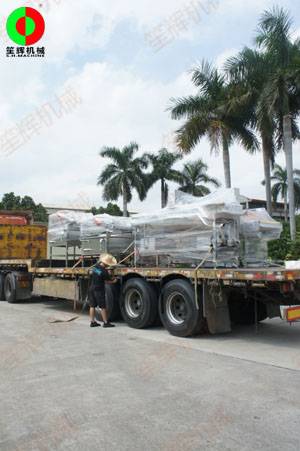 經(jīng)銷定購(gòu)的渦流洗菜生產(chǎn)線等凈菜加工設(shè)備又又又裝車發(fā)貨了！