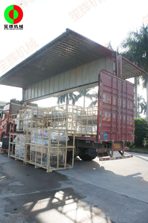 國內(nèi)外兩批削皮機(jī)、洗菜機(jī)等蔬果加工機(jī)械齊發(fā)貨交付！