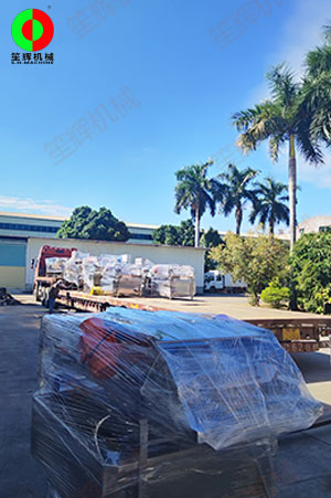 兩條蔬果清洗加工設(shè)備線裝車交付上?？蛻?！